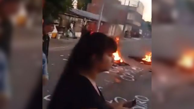 Disturbios con la Policía tras el abuso sexual a una chica de 15 años en barrio Ludueña