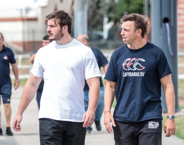 El rafaelino Pedro Rubiolo junto al mánager de Capibaras