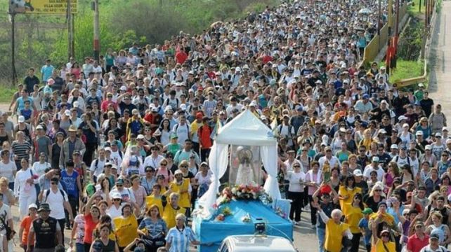 La masiva peregrinación a San Nicolás es uno de los eventos religiosos más importantes del año.