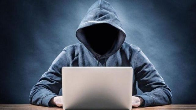 Citó al acosador de su hija y le dio una paliza