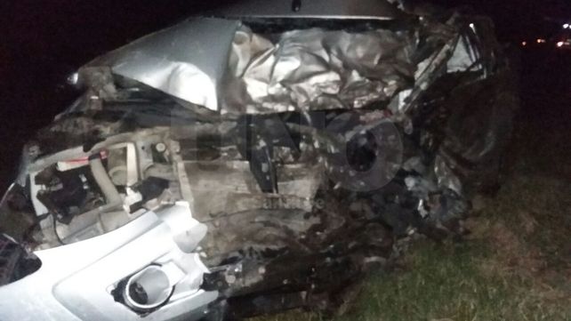 En un violento choque frontal murieron los conductores de dos camionetas