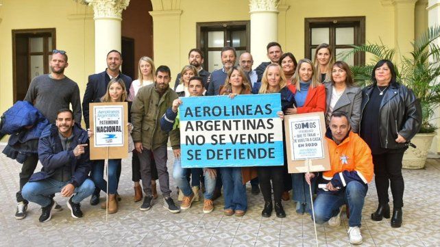 Trabajadores y trabajadoras de Aerolíneas Argentinas se reunieron con el bloque de diputados justicialistas&nbsp;