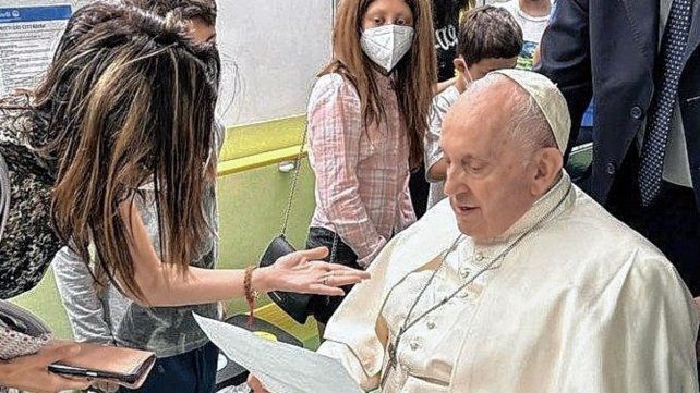 Francisco. Saldrá este viernes del Policlínico para seguir su recuperación en el Vaticano.