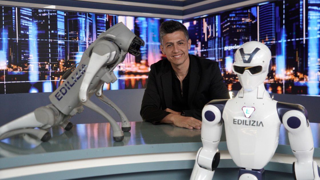 Edilizia ya utiliza robots como Roju, perro robot para mediciones, y Edinano, bípedo para movimiento de materiales.