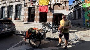 Caminó 28 años desde Chile y está a un paso del objetivo: su casa en Inglaterra