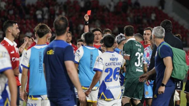 La tarjeta roja que oscureció la derrota de Central ante Independiente en Avellaneda. Fue para Ignacio Malcorra.