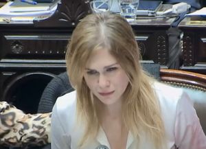 La diputada Lilia Lemoine se quebró en la sesión y contó que fue víctima de violación en 2006