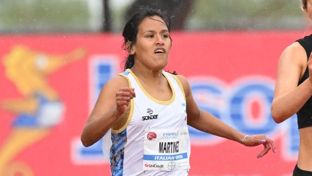 La rosarina Yanina Martínez se subió a lo más alto del podio en los 100 y 200 metros de la categoría T36.