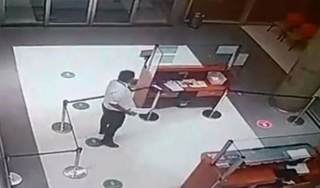 En las últimas horas se viralizaron imágenes de un fantasma en el Sanatorio Finochietto.&nbsp;