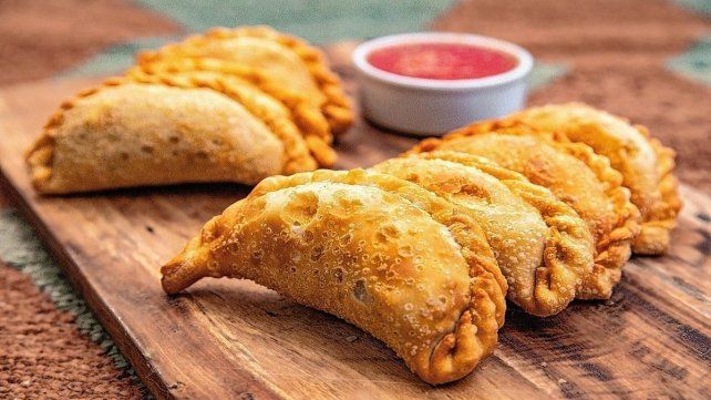 Para el 25 de mayo locro, empanadas y pastelitos