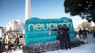 Neuquén lanzó su temporada de invierno con un show de nieve frente al Obelisco