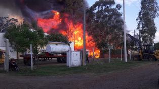 Por el incendio de un aserradero de Federación, hubo pérdidas totales