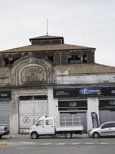El Porvenir, uno de los últimos grandes mercados de Rosario que sigue en pie
