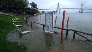 Los ríos Paraná y Uruguay continúan en creciente y aumentan los evacuados