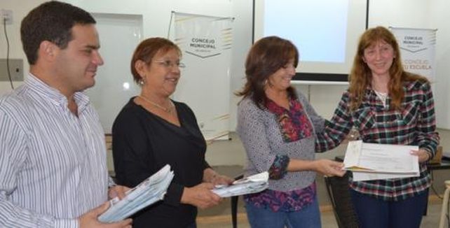 “El Concejo en Tu Escuela” continúa con su recorrido por los barrios de la ciudad