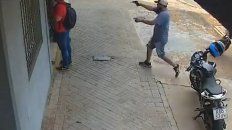el video de un violento robo de motochorros a mano armada en zona oeste el video de un violento robo de motochorros a mano armada en zona oeste