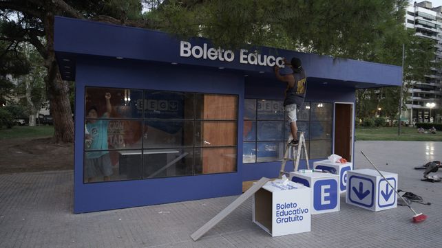 Uno de los puestos destinados al Boleto Educativo donde se puede recabar información.&nbsp;