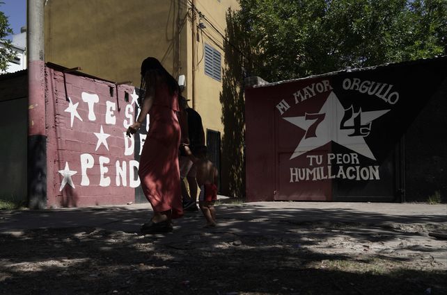 Villanueva fue asesinado frente a un mural de Santa Fe al 7700