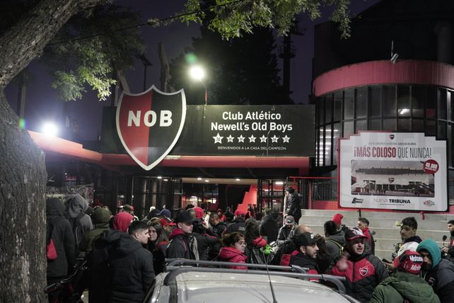 Frente a la Puerta 6