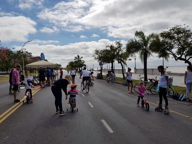 Calle Recreativa: una invitación para disfrutar la Costanera Oeste en bici o caminando