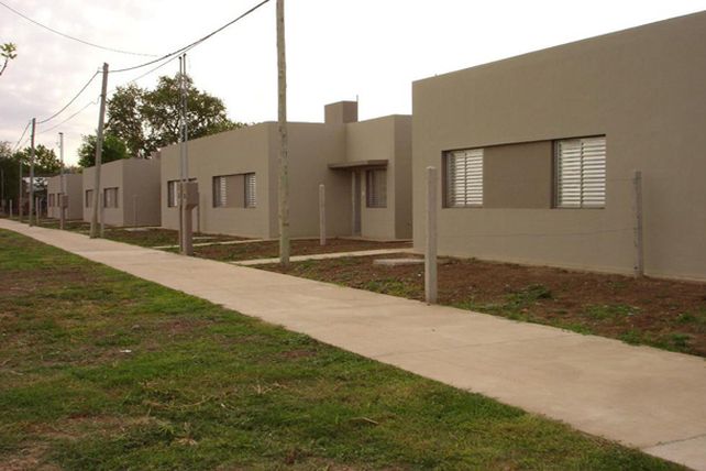 El gobierno entregó 872 viviendas sociales en seis meses