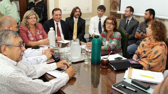 Los funcionarios de Educación y Trabajo se encontrarán con los gremios el lunes.&nbsp;