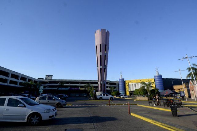 En el predio donde funcionaban los cines Village se proyectan tres edificios por parte de la constructora MSR: una torre de 15 pisos y dos de 8
