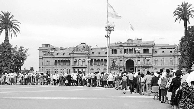 &nbsp;Madres de Plaza de Mayo: homenaje a 45 años de su primera ronda