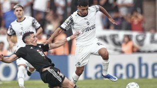 Riestra dio la nota ante Independiente en su cancha.