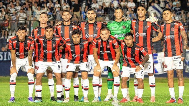El 11 de Patronato que inició el juego ante Quilmes en el estadio Centenario.
