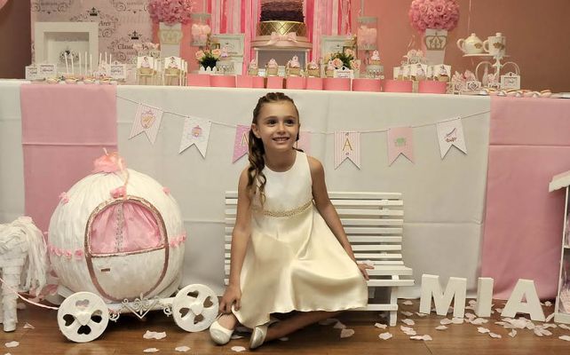 Las fotos del cumpleaños de Mía Virasoro, la hija de Marina Calabró