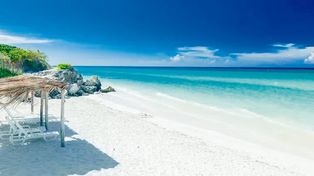 Cuba combina la belleza natural de las playas de Cayo Coco, la seducción de Varadero y la historia viva de La Habana.