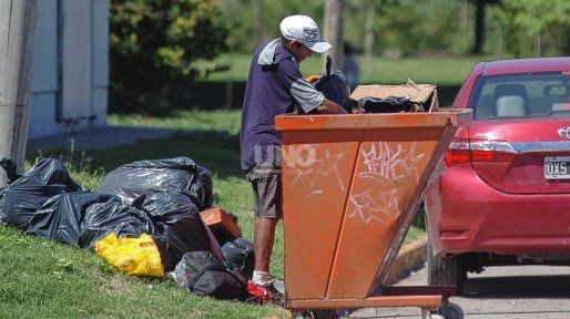 El especialista que pone en duda la baja de la pobreza: Ficción metodológica