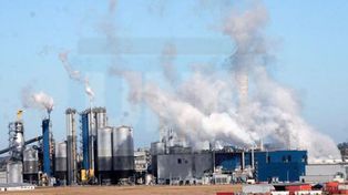 Polémica por ex Botnia: Comparan contaminación de toda una ciudad con la de una sola empresa