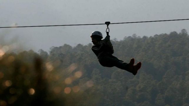 Un empleado del Ministerio de Turismo de Córdoba murió cuando practicaba tirolesa