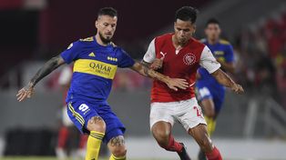 Boca e Independiente en un partido caliente.