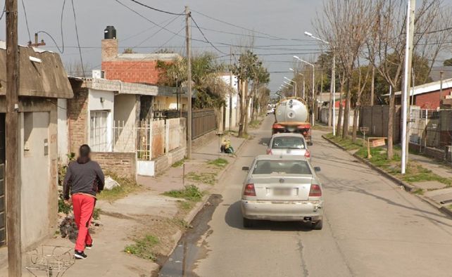 González cumplía prisión domiciliaria en una casa de Buenos Aires al 600 de Capitán Bermúdez cuando la detectaron vendiendo droga.