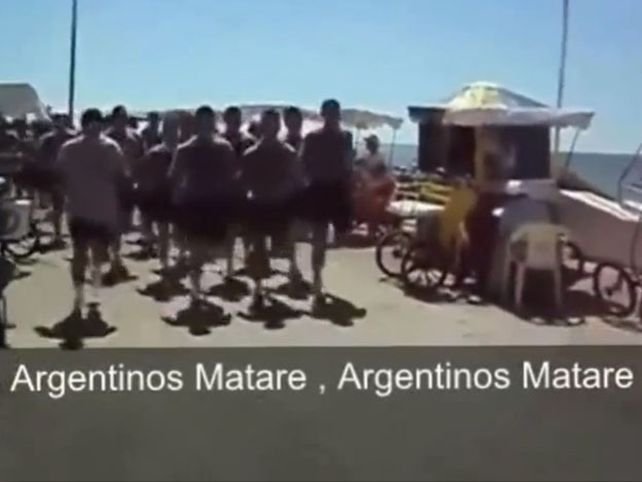 Crece el escándalo en Chile por el video de marinos con canciones xenofóbicas