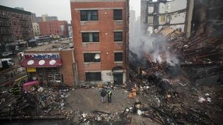 Suman siete los muertos en Manhattan y sigue la búsqueda entre los escombros