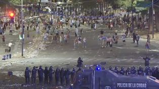 Después de todo un día de festejos en armonía hubo incidentes en el Obelisco