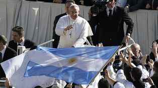 El Papa calificó de salvajada a los incidentes en el superclásico y dijo que los barras son mercenarios