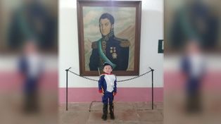 Conocé al granaderito santafesino, fan de San Martín