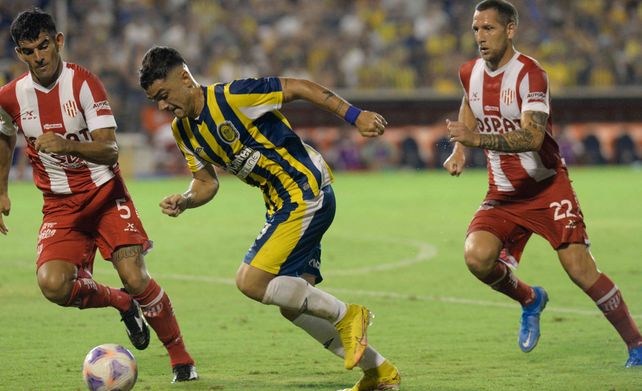 Martínez Dupuy jugó varios partidos en este torneo en Central