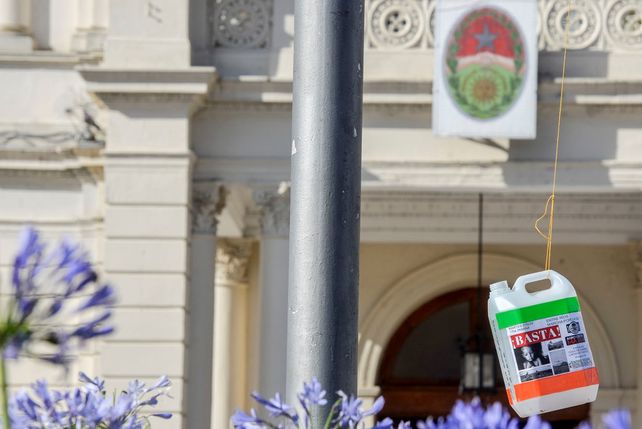 Una de las intervenciones que realizaron el martes en la casa de gobierno. Foto UNO Mateo Oviedo.&nbsp;