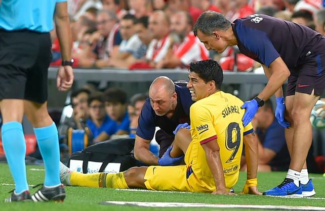 Suárez se sumó a Messi en la lista de lesionados de Barcelona