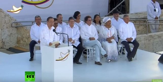 Después de 52 años, el gobierno de Colombia y las FARC firmaron la paz