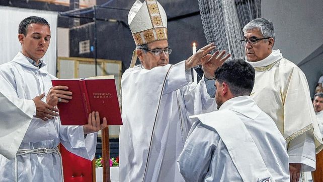 Ceremonia. El Obispo de Comodoro Rivadavia