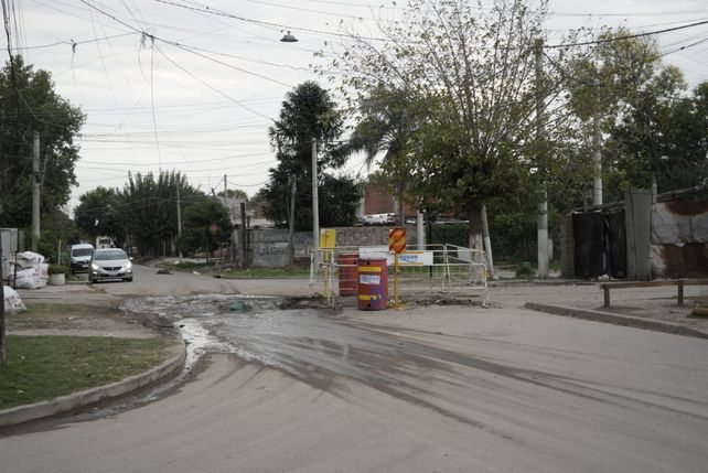 El adolescente baleado en Gálvez y Lima fue derivado al Hospital Carrasco.