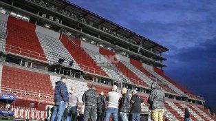 Se suspendió el partido entre Unión y Lanús por el desprendimiento de chapas en el 15 de Abril