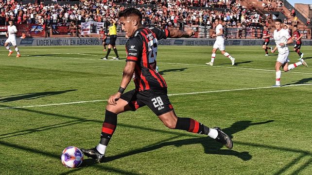 Patronato se despidió de Primera con un triunfo ante Huracán